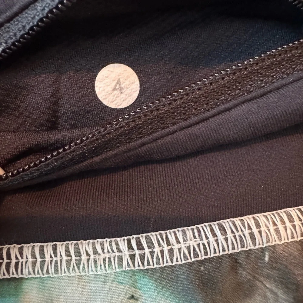 🍋 Lululemon 3” Speed Shorts - Picture 5 of 6